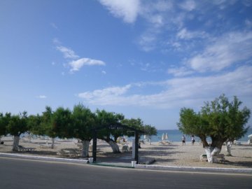 Tigaki Beach