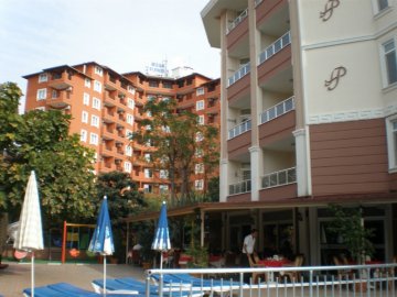 Primera Hotel & Apart
